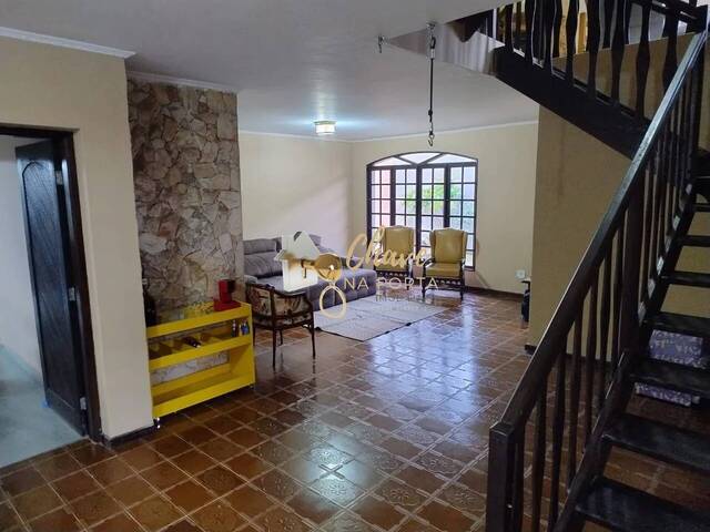 Casa para Venda em Embu-Guaçu - 4