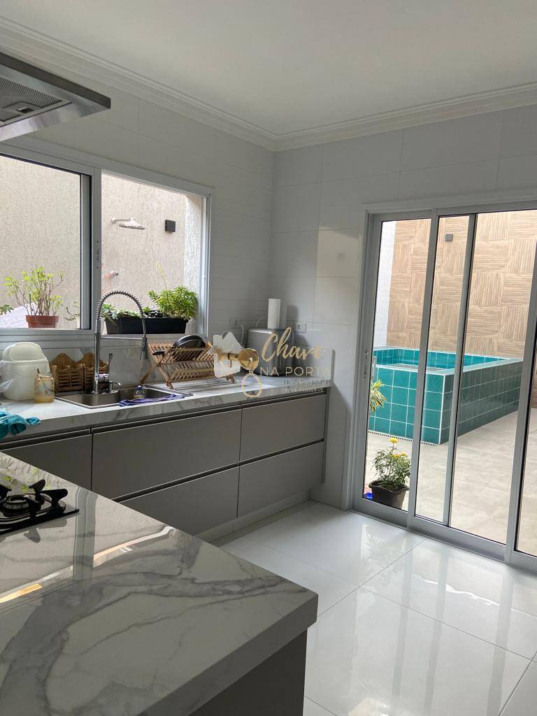 Casa, 3 quartos, 220 m² - Foto 11