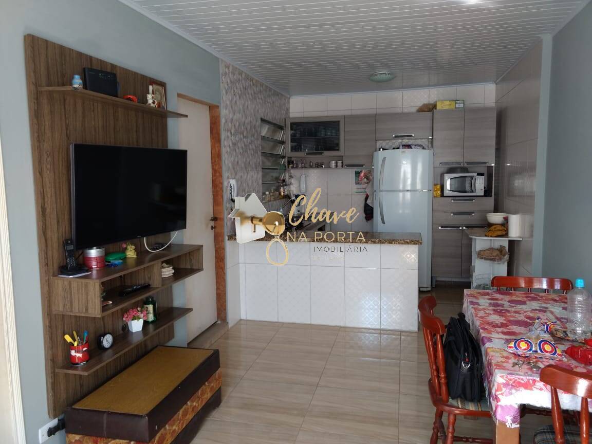Casa, 6 quartos, 225 m² - Foto 1