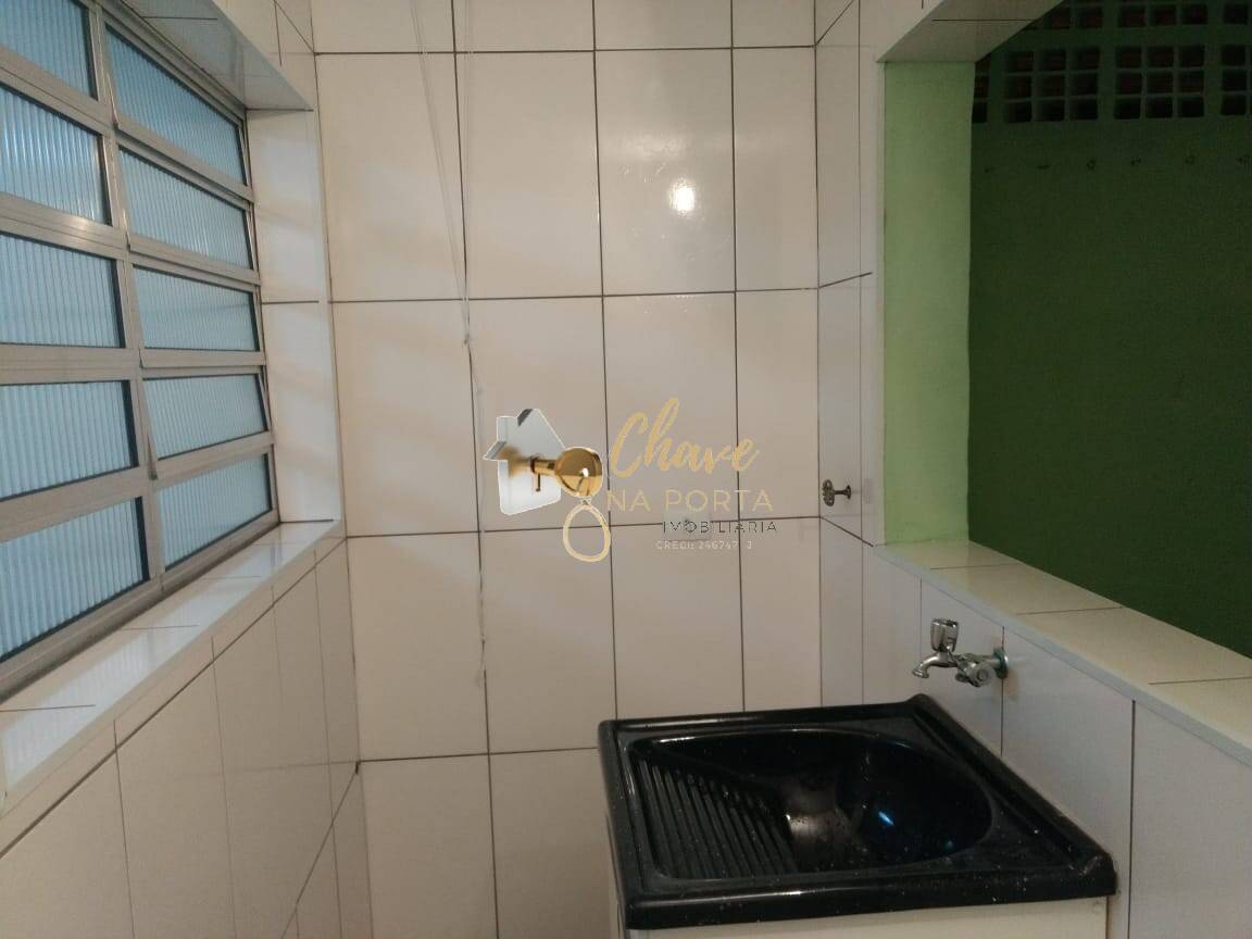 Casa, 6 quartos, 225 m² - Foto 10