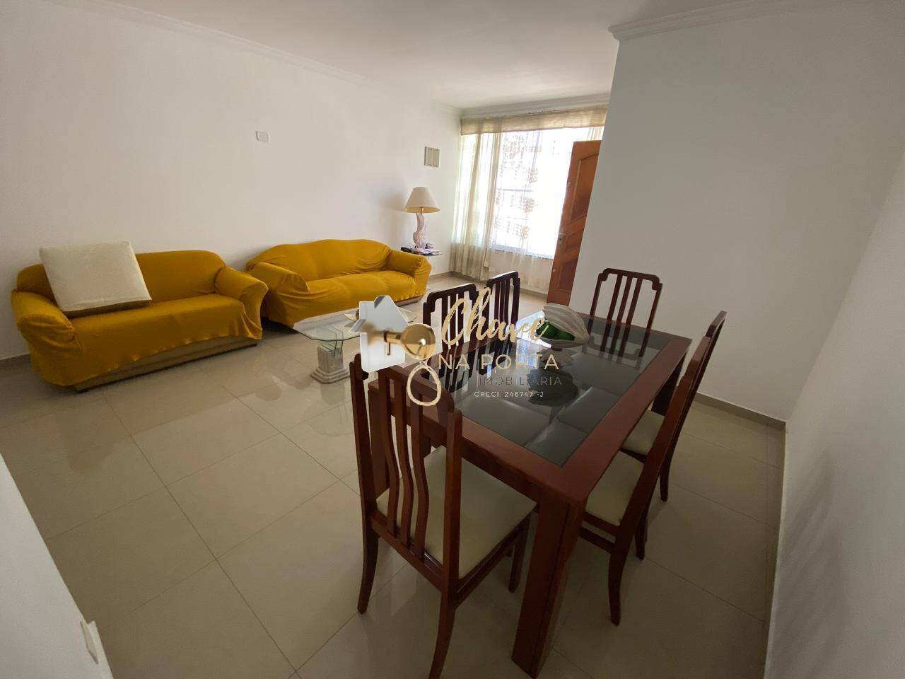 Casa, 3 quartos, 241 m² - Foto 2