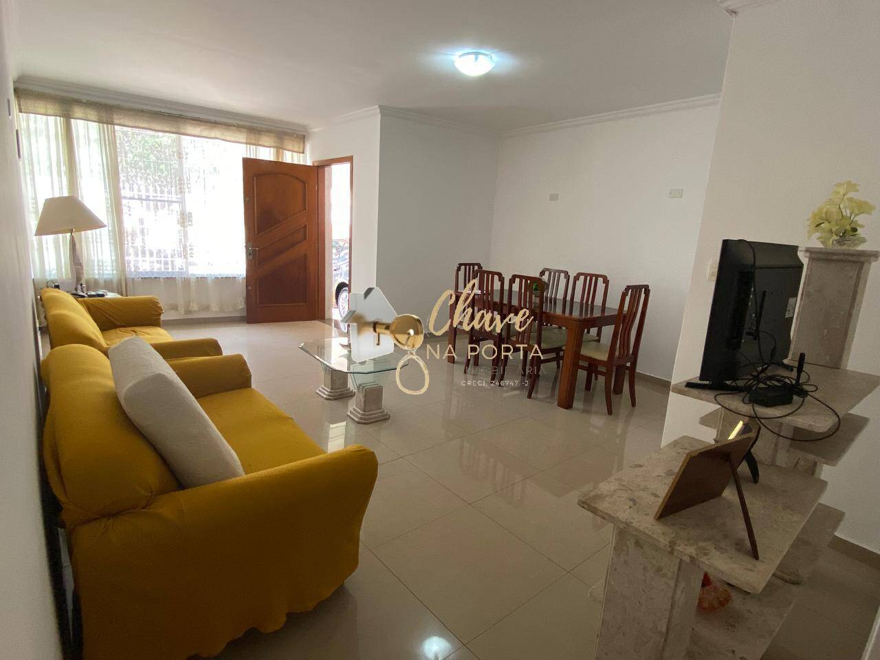 Casa, 3 quartos, 241 m² - Foto 1