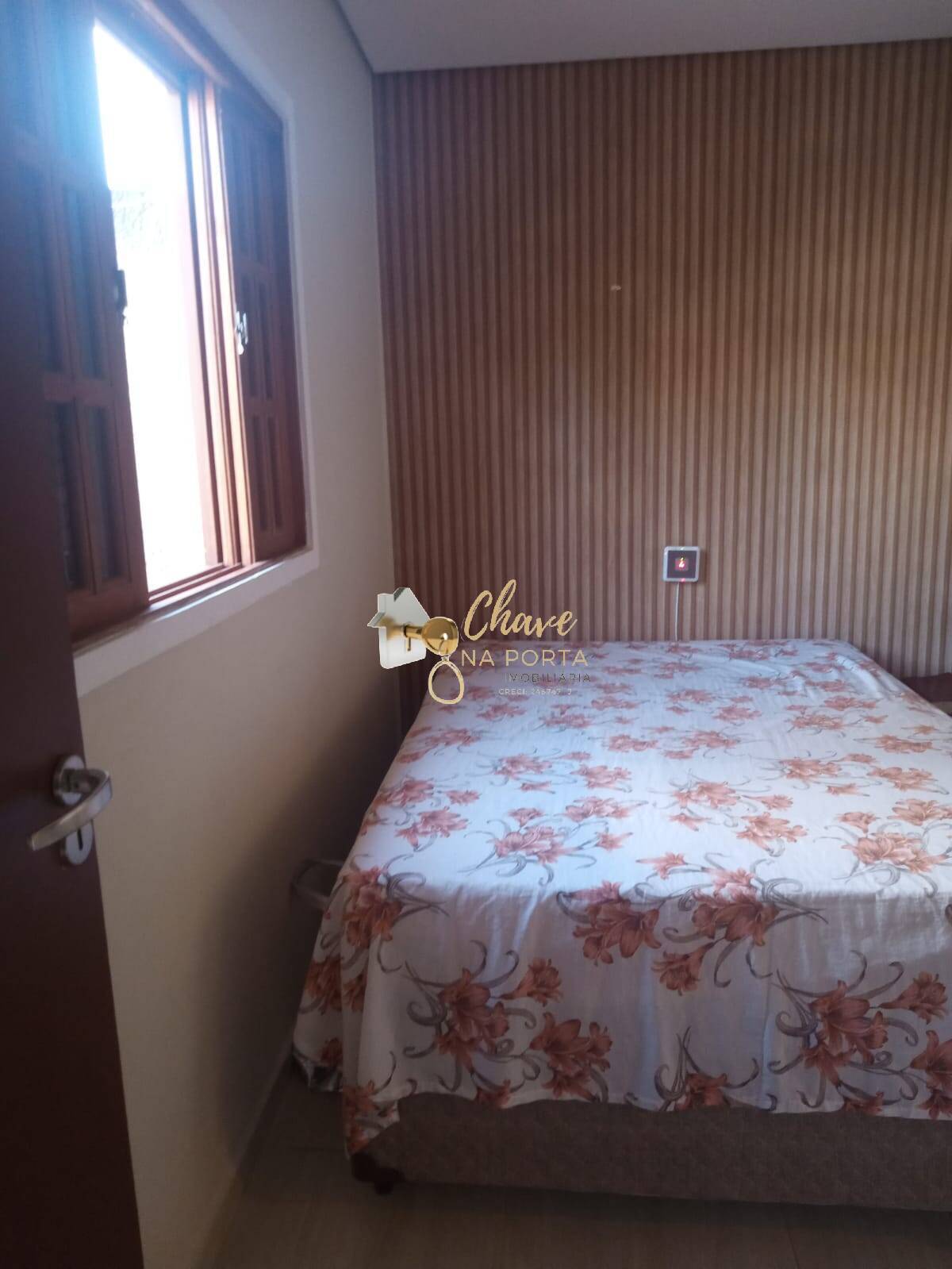 Casa, 4 quartos, 240 m² - Foto 4