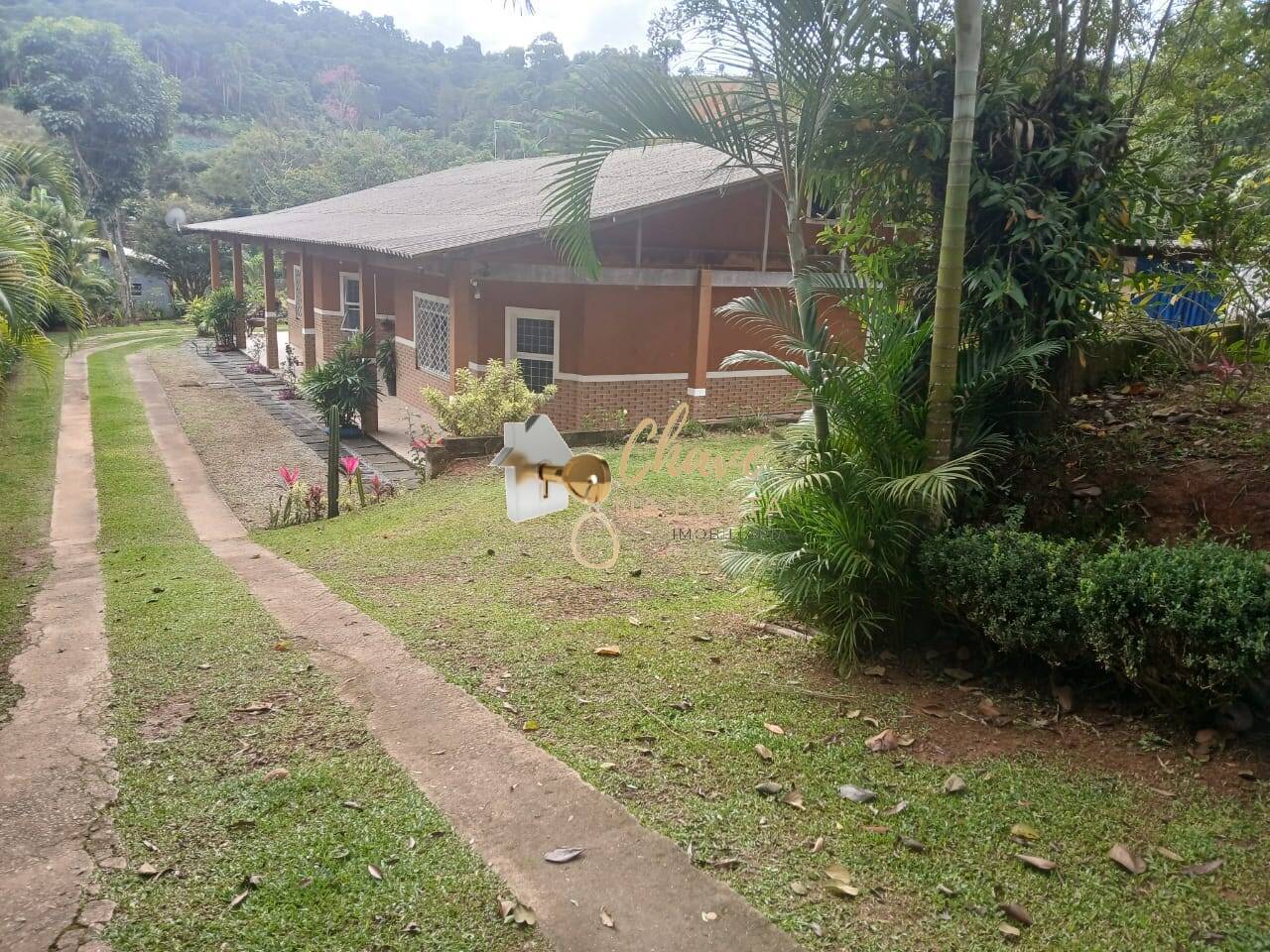 Chácara, 3 quartos, 2500 m² - Foto 1