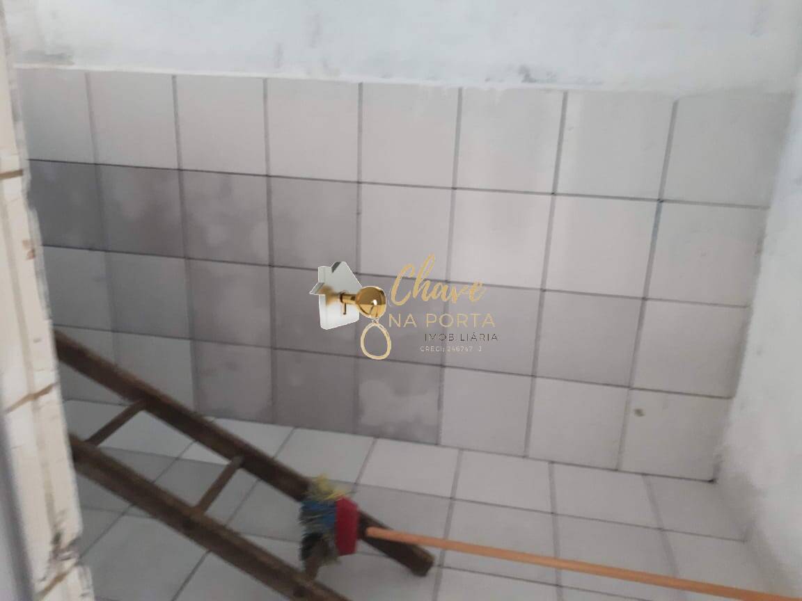 Casa, 1 quarto, 180 m² - Foto 2