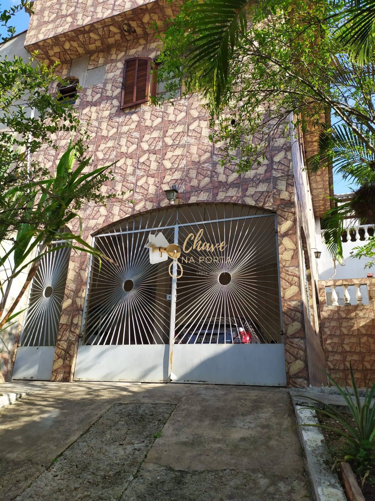 Sobrado, 9 quartos, 348 m² - Foto 1
